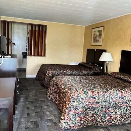 Budget Host Inn New Berlinville Extérieur photo