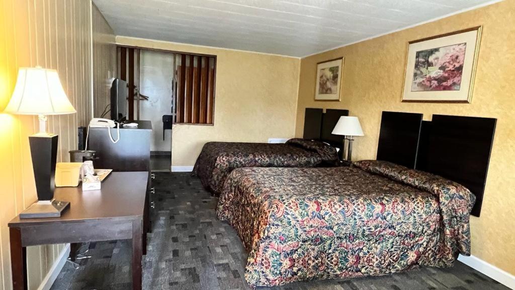 Budget Host Inn New Berlinville Extérieur photo