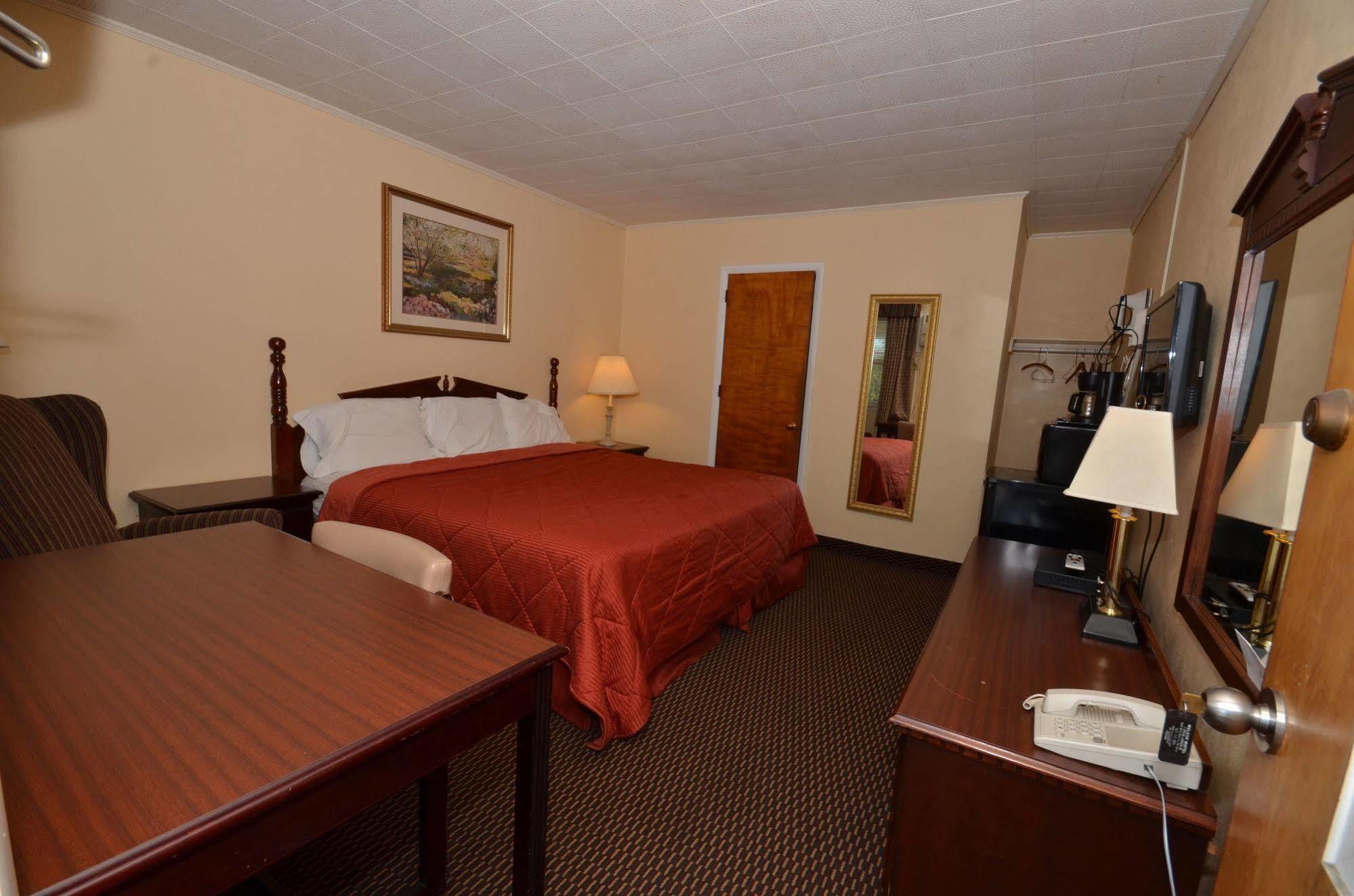 Budget Host Inn New Berlinville Extérieur photo