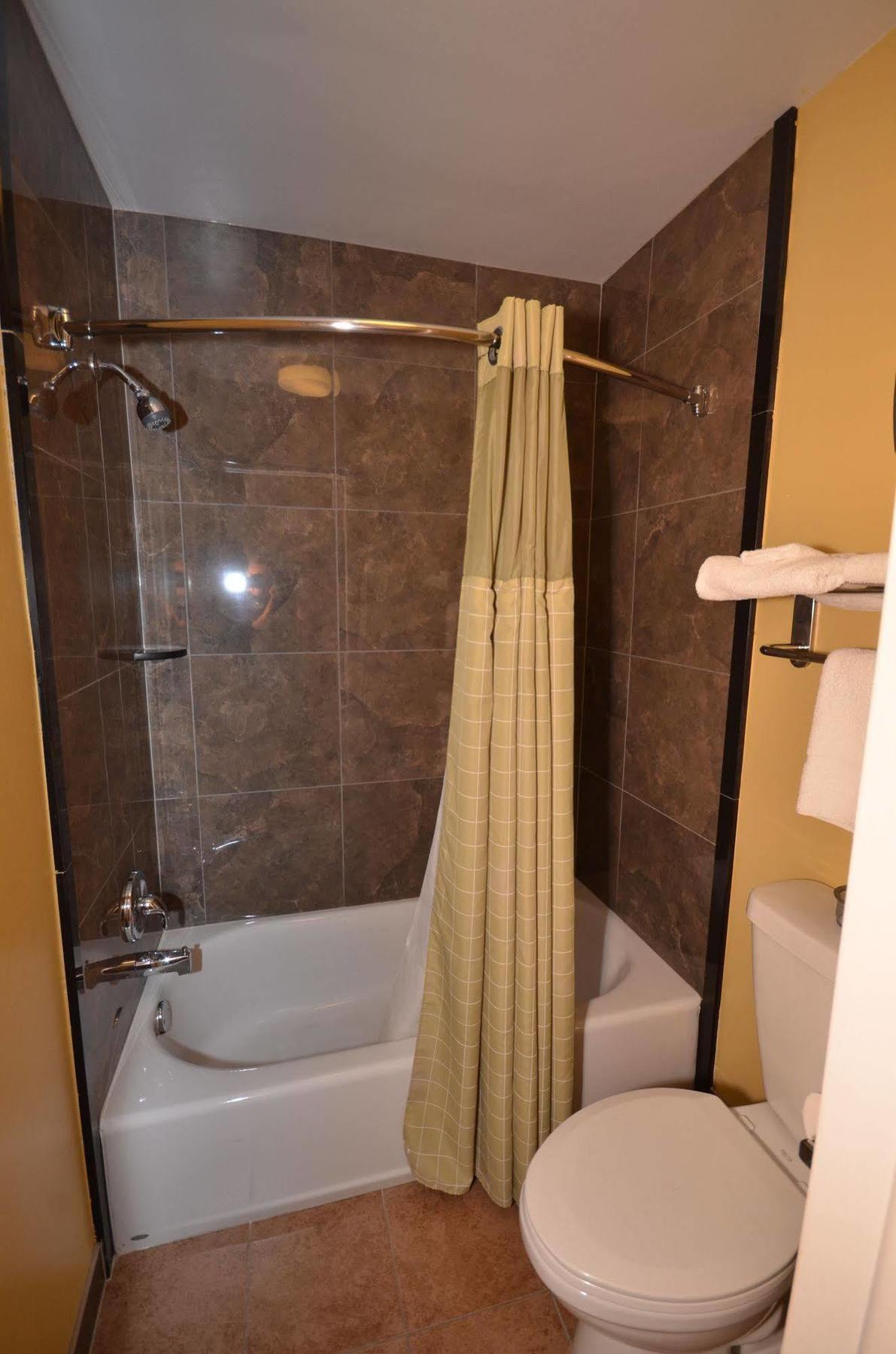 Budget Host Inn New Berlinville Extérieur photo